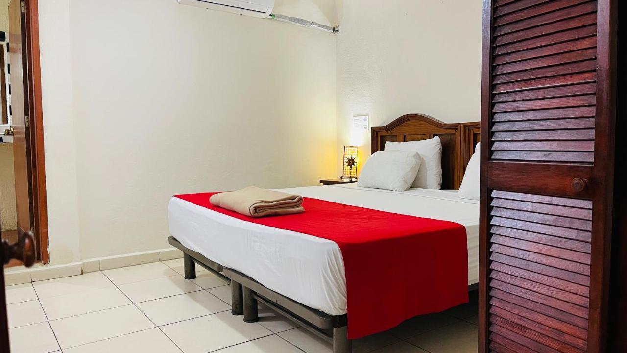 Hotel B&B - 5Th Avenue Playa del Carmen Esterno foto A bedroom at the hotel